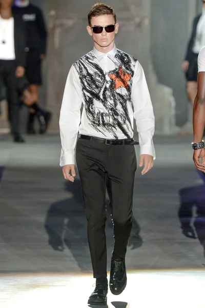 Look 14